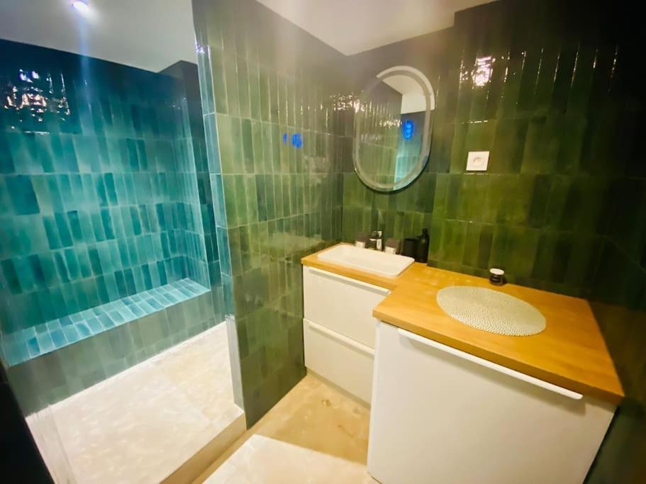 "Le Refuge" Duplex Quartier Haut, Climatise 塞特港 外观 照片